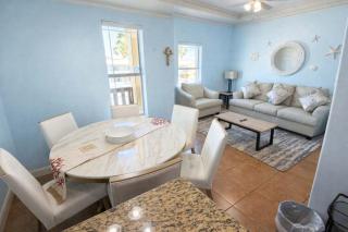 Near Beach Retreat - Ground Floor - Pool - Walk to All - 2