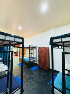 Glowhaven Hostel - 6