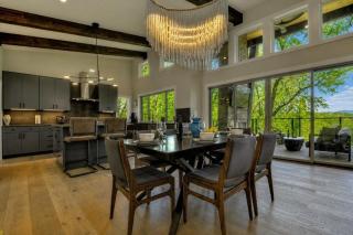 Majestic Treehouse - 2