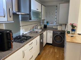 2 Bed Coastal Getaway - 4