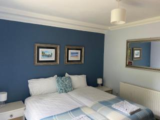 2 Bed Coastal Getaway - 1