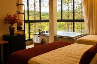 Pousada com piscina, jacuzzi e com vista em Capitólio - Casa Decore - 3
