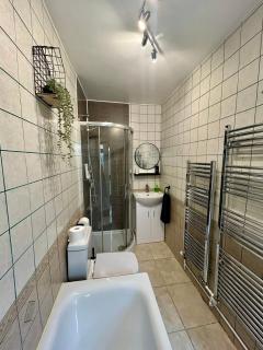 Excel London 3 bdr House Elizabeth Line O2 parking WIFI sleeps 6 - London - 2