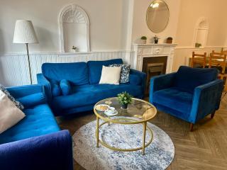 Excel London 3 bdr House Elizabeth Line O2 parking WIFI sleeps 6 - London - 4
