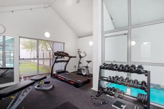 Urban Oasis - Christchurch Holiday Home - 7