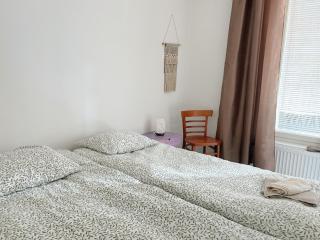 Modern Home Away for 5 - 6