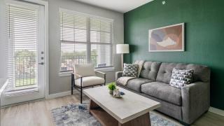 Landing Stunning 1BD Gym Game Room - 0