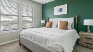 Landing Stunning 1BD Gym Game Room - 2