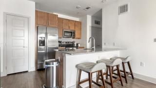 Landing Beautiful 1BD Gym Clubhouse - 6
