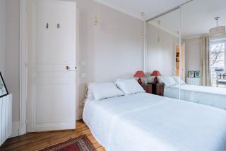 Charming 1BD Apartment w intimate Patio Jaurès ! - 3