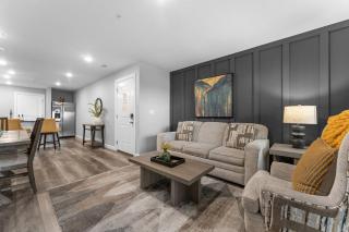 5 Min To Strip, Close To Everything, Sleeps 8 Pool - 4