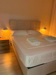 SunKissed Sky Apartment - Qerret Golem - New Modern - 9
