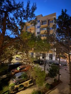 SunKissed Sky Apartment - Qerret Golem - New Modern - 7