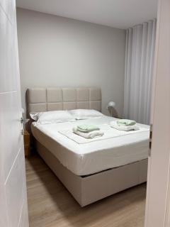 SunKissed Sky Apartment - Qerret Golem - New Modern - 1