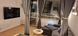 Stay-at-AJ Homes Bönen mit komplett ausgestatteter Küche, Balkon, 6 Hotel-Boxspringbetten in 3 Schlafzimmern & Schlafsofa sowie kostenlos inklusive Bettwäsche & Handtücher, Verbrauchsartikel, Parkplatz, WiFi & SmartTV - 6