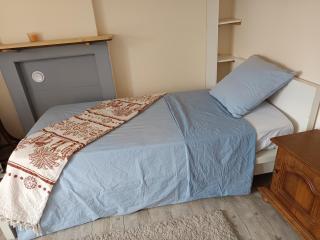 Appartement calme, emplacement stratégique, proche de toutes commodités, de l'autoroute, valenciennes, lille, Belgique, wifi, Netflix, parking Gratuits, lave linge, sèche linge - 7