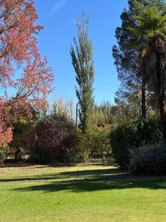 Chacra Los Cipreses - Casa completa con gran parque arbolado, 7 personas, entorno tranquilo - 1