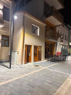 Charming House - 8
