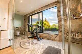 Design-Led 3-Bed Home with Garden, Hot Tub, Sauna & Parking - 2