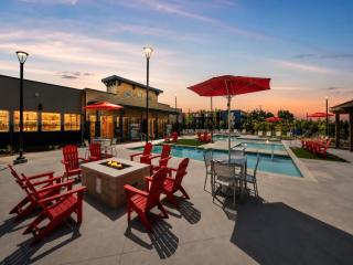 Modern Jarrell Retreat Near Austin Pool & Parking - 5