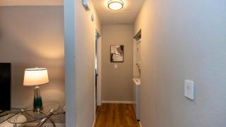 Modern Pet-Friendly 2BR Near Strip & Chinatown - 3