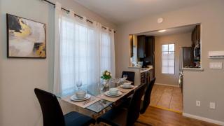 Modern Pet-Friendly 2BR Near Strip & Chinatown - 1