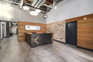 Stylish Industrial Loft - Historic Gastown - 9
