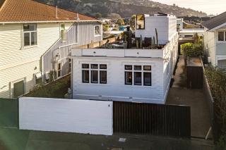 The Sumner Escape - Sleeps 5 Walk to Beach - 5