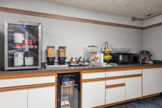 Americas Best Value Inn Phoenix Medford - 3
