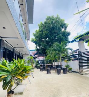 Strangers Inn&Bar - 1
