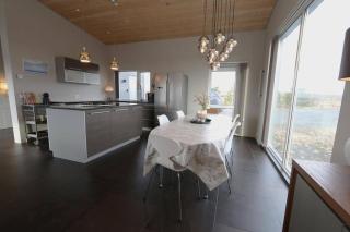 Modern 4BR Holiday Home with Hot Tub and Sauna - 8