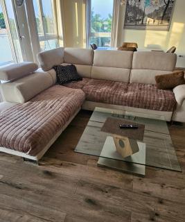 Modern and bright light room - 1