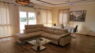 Modern and bright light room - 3