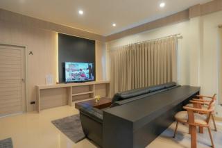 Quiet Tropical 2 Bedroom Pool Villa with Garden - 4