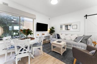 Villa Bliss on the Esplanade - Slow Days by the Sea - 0