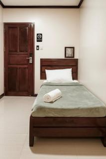Grand Family Stay-4 bedrooms-9 Beds-Sleeps 20-25 - 4