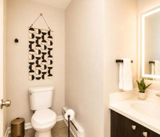 OTR 1BR, Private Balcony, Near Downtown - 1