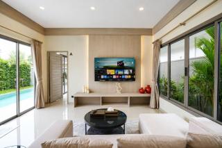 2BR Villa Private Pool & Tropical Garden - 8