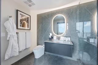 E11EVEN Executive Penthouse Suite with Elite Amenities - 5