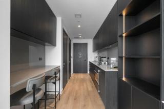 Luxury E11EVEN Miami Suite with Rooftop Pool and City View - 4