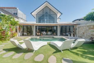 Loft style 4-BR Villa with pool in Canggu - 0