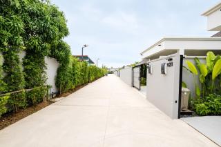 2BR Villa Lush Garden & Private Pool at Rawai - 8