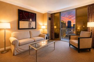 The Signature at MGM Grand, Luxury Balcony Suite, Strip View - 0