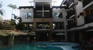 Boracay Travelodge Beach Resort - 9