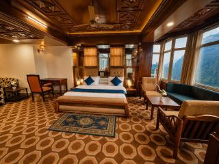 Hotel Out Town Manali !! Parking ! Lift ! Near Mall Road ! Top Rated Family Hotel - 2