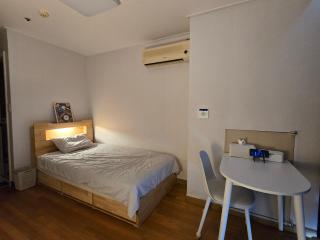 The closest to Metro, Sinchon Urban Nest for you! #신촌 #Sinchon #홍대 #Hongdae - 9
