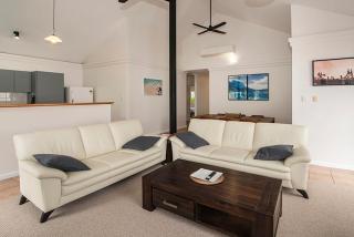 Gas Bay Beach House - 1