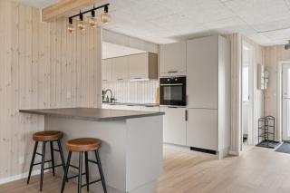 Renovated Beach House With Unique Location - 8