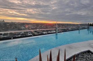 Resort-style apartment by the Yarra, 15 min to CBD - Melbourne - 3