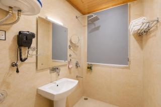 Palette Hotel Regency Valley View Pahalgam By CheckIn - 3